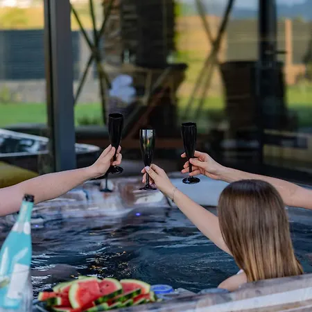 Vila Hypnotic Thermal With Private