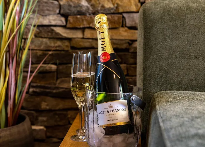 Hypnotic Thermal With Private Vila