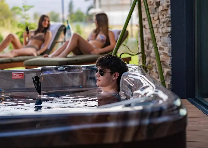 Hypnotic Thermal With Private Vila *