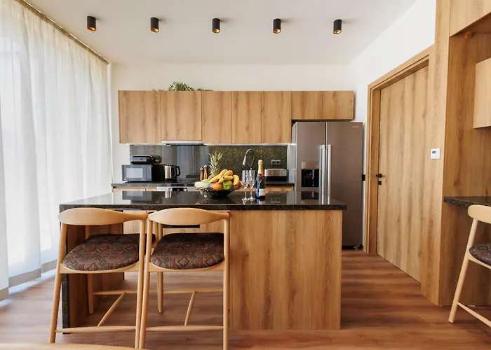 Hypnotic Thermal With Private Vila